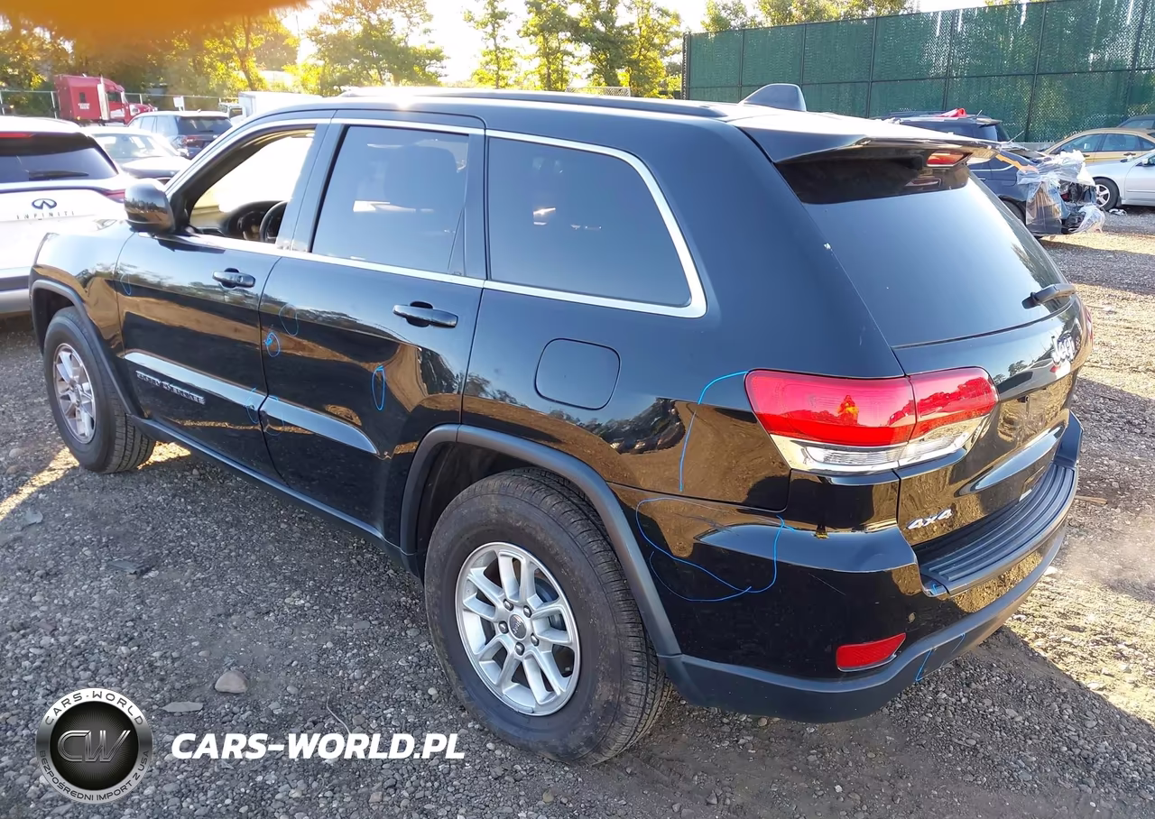 2018 Jeep Grand Cherokee Laredo 4X4 VIN:1C4RJFAG6JC508248 - 3