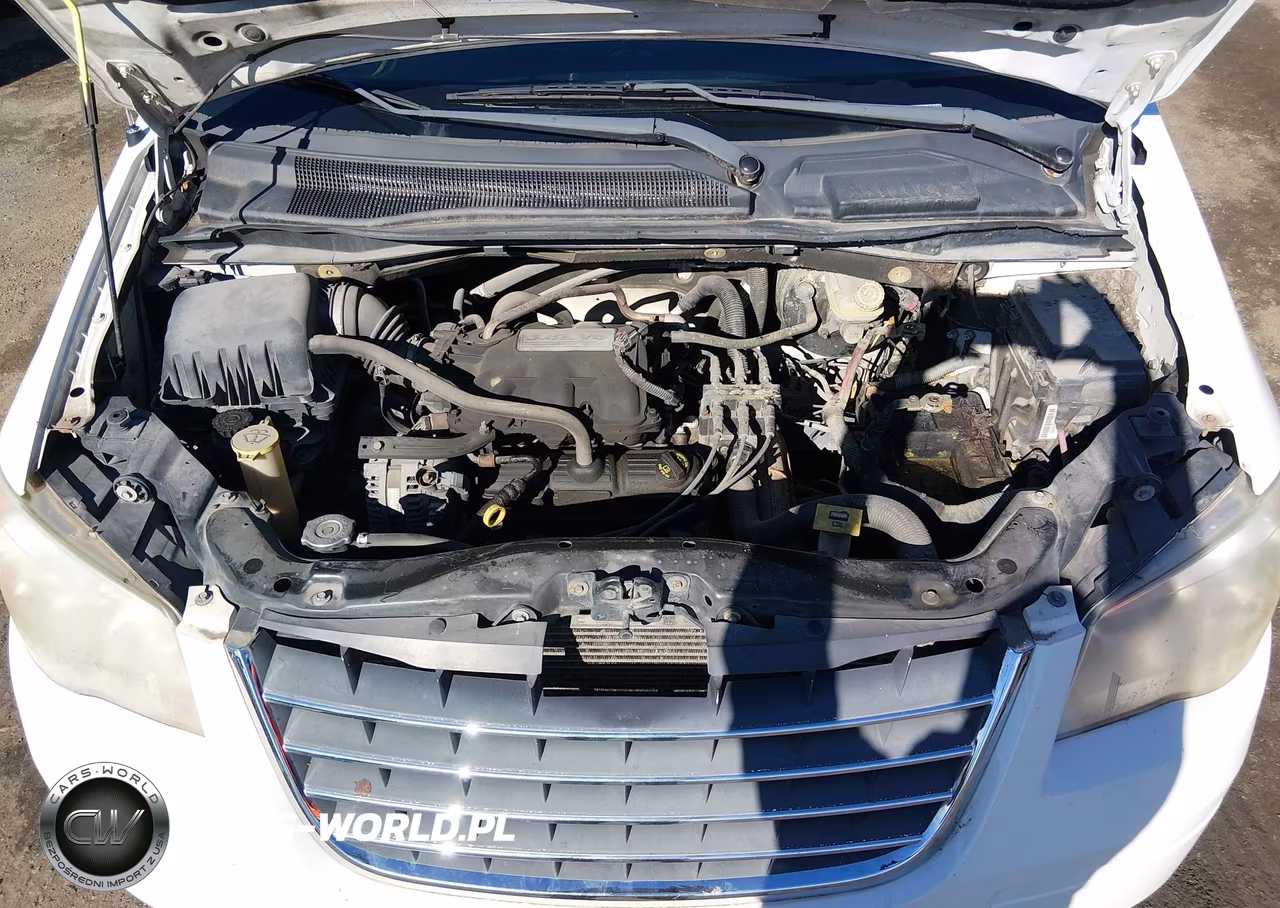 2010 Chrysler Town & Country Touring VIN:2A4RR5D10AR413244 - 10