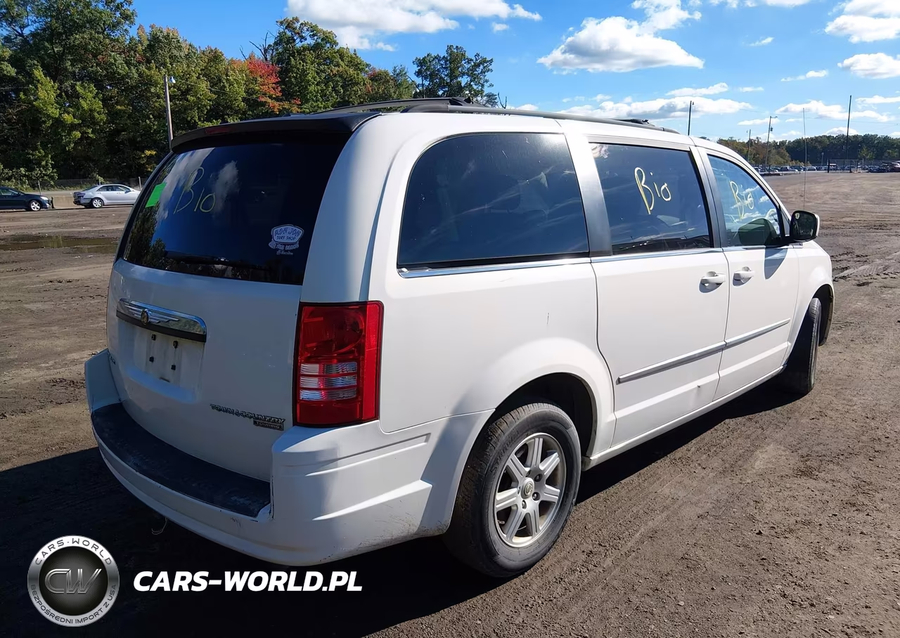 2010 Chrysler Town & Country Touring VIN:2A4RR5D10AR413244 - 4