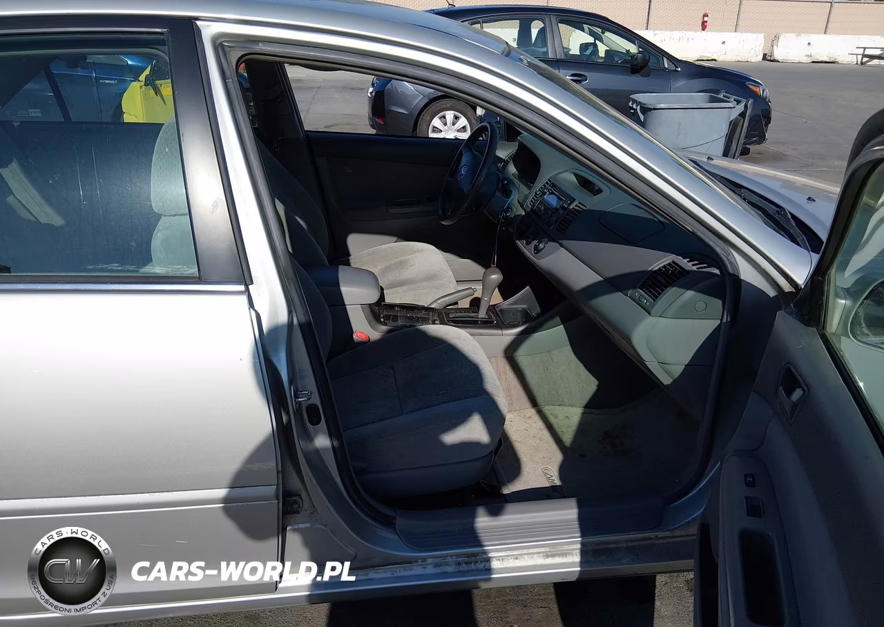 2004 Toyota Camry Le VIN:4T1BE32K94U378807 - 5