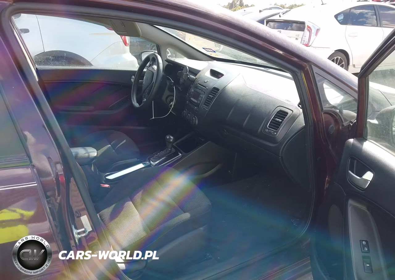 2017 Kia Forte Lx VIN:3KPFK4A73HE077598 - 5