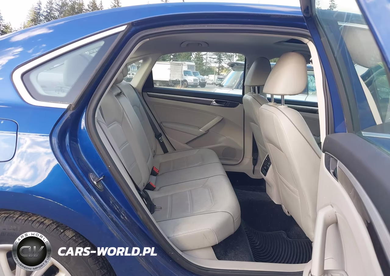2017 Volkswagen Passat 1.8T Se VIN:1VWBT7A30HC003733 - 8