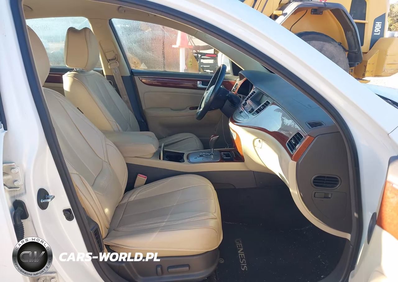 2013 Hyundai Genesis 3.8 VIN:KMHGC4DD1DU208893 - 5