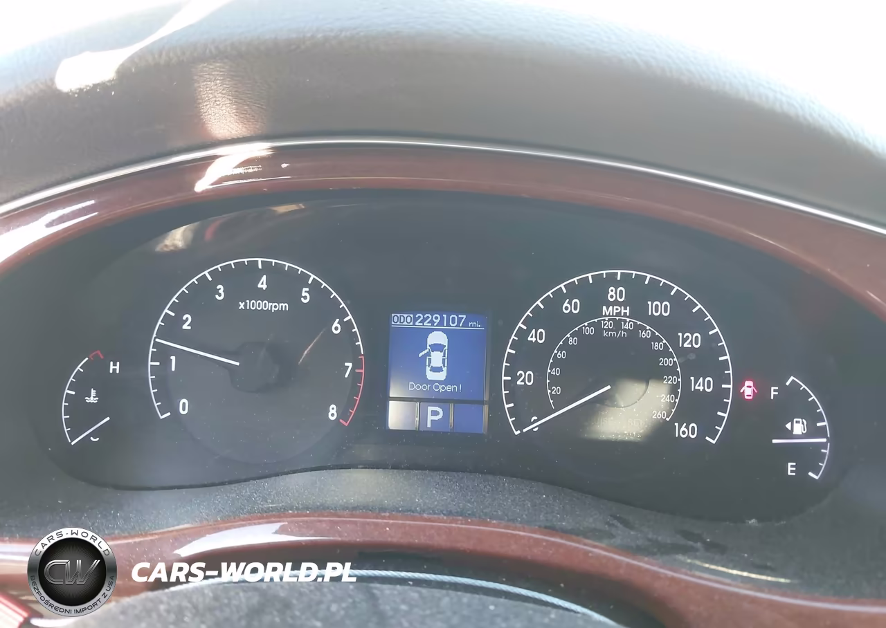 2013 Hyundai Genesis 3.8 VIN:KMHGC4DD1DU208893 - 7