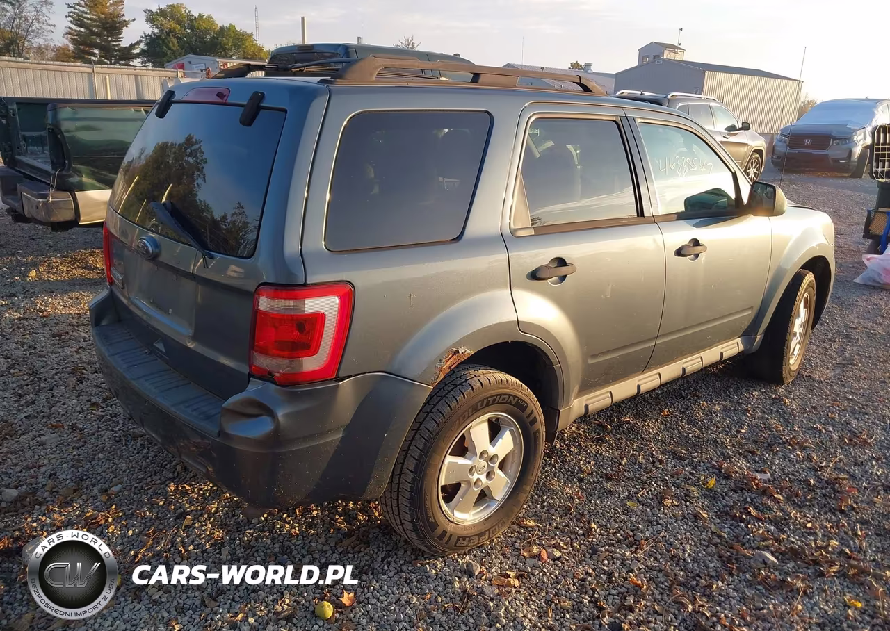 2010 Ford Escape Xlt VIN:1FMCU0D70AKC88550 - 4