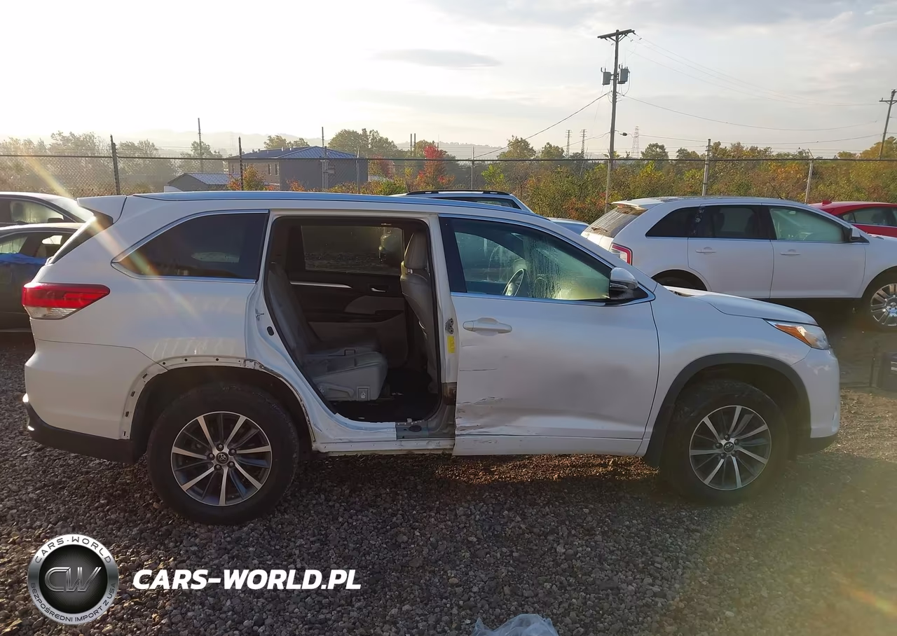 2017 Toyota Highlander Xle VIN:5TDJZRFH5HS400463 - 13