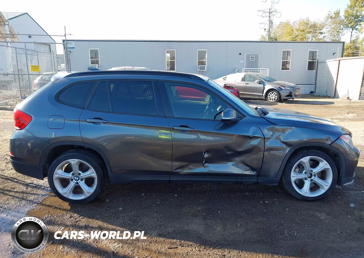 2015 BMW X1 xDrive35I VIN:WBAVM5C55FVV94480 - 13