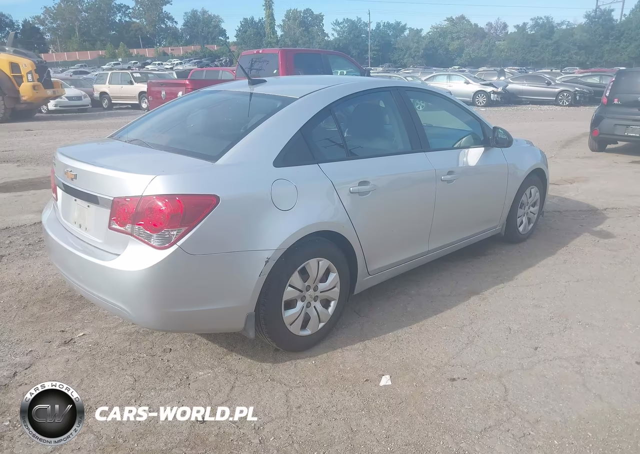 2014 Chevrolet Cruze Ls Auto VIN:1G1PA5SG0E7202590 - 4