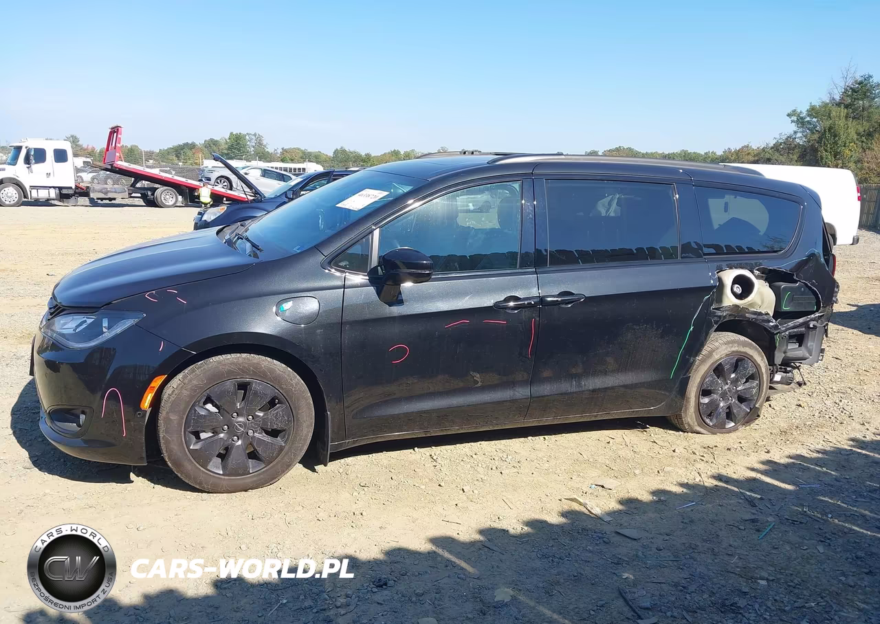 2019 Chrysler Pacifica Hybrid Limited VIN:2C4RC1N76KR556350 - 15