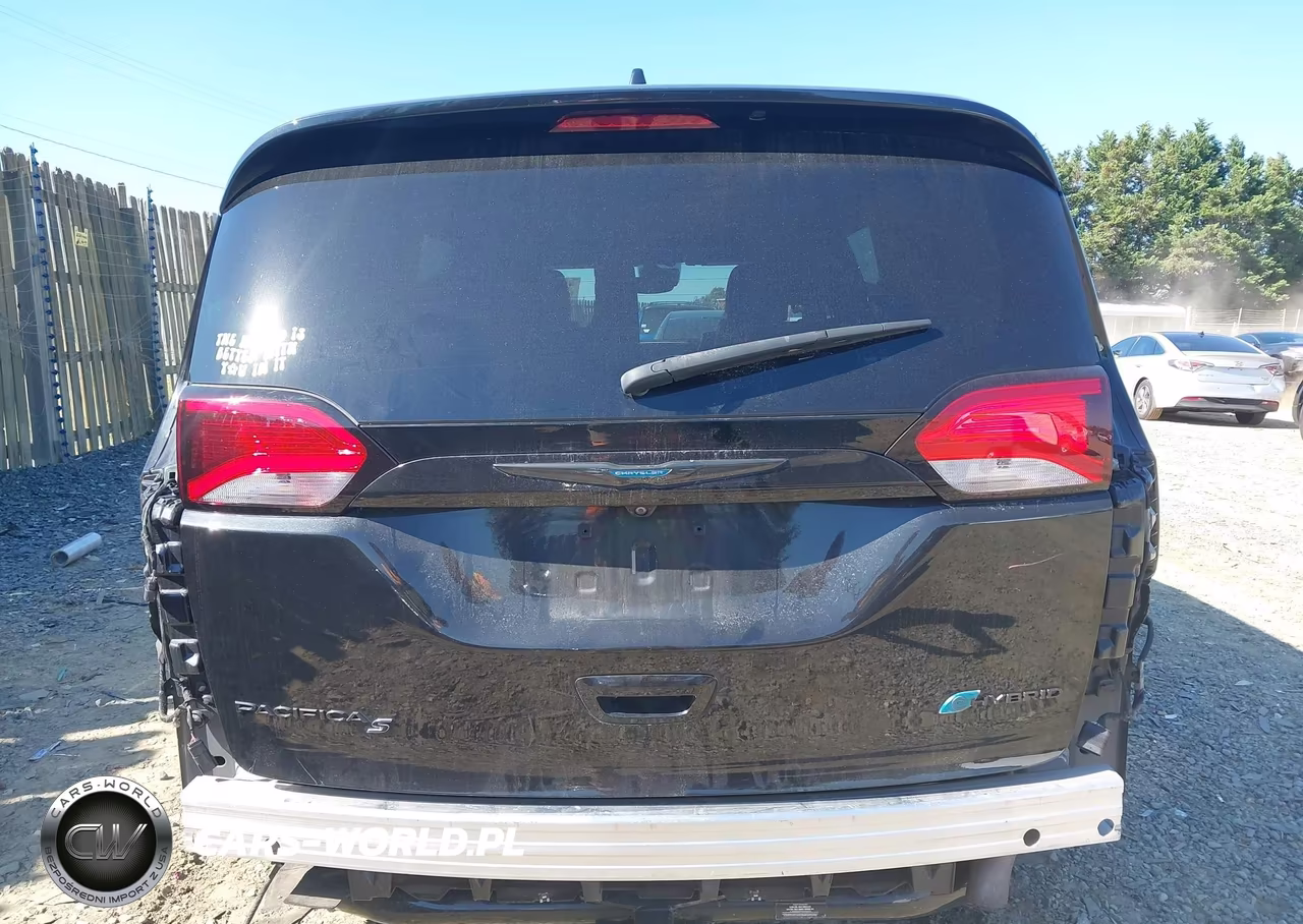 2019 Chrysler Pacifica Hybrid Limited VIN:2C4RC1N76KR556350 - 17