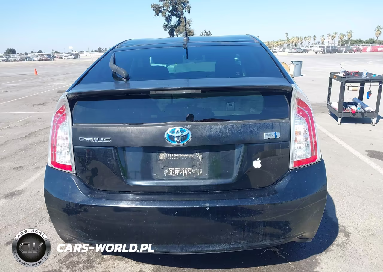 2013 Toyota Prius Two VIN:JTDKN3DU4D0346714 - 16