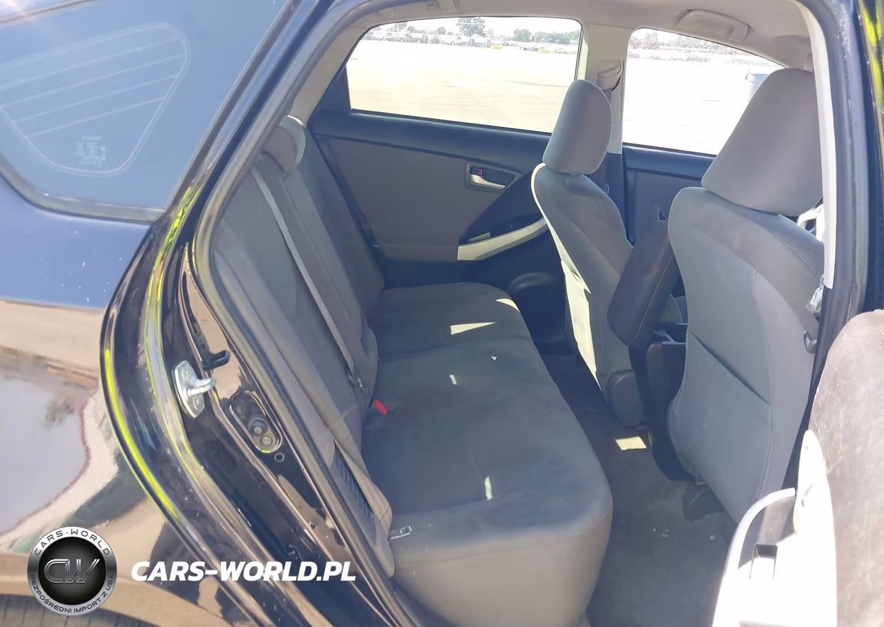 2013 Toyota Prius Two VIN:JTDKN3DU4D0346714 - 8