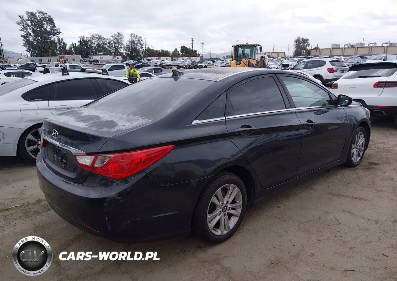 2012 Hyundai Sonata Gls VIN:5NPEB4AC3CH413005 - 4