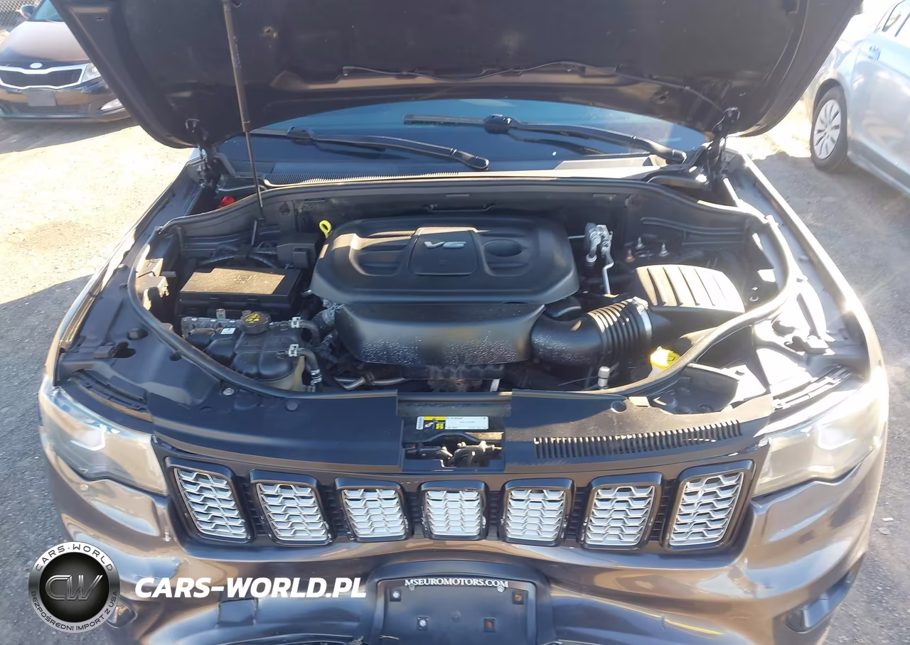 2018 Jeep Grand Cherokee Altitude 4X4 VIN:1C4RJFAG3JC225936 - 10