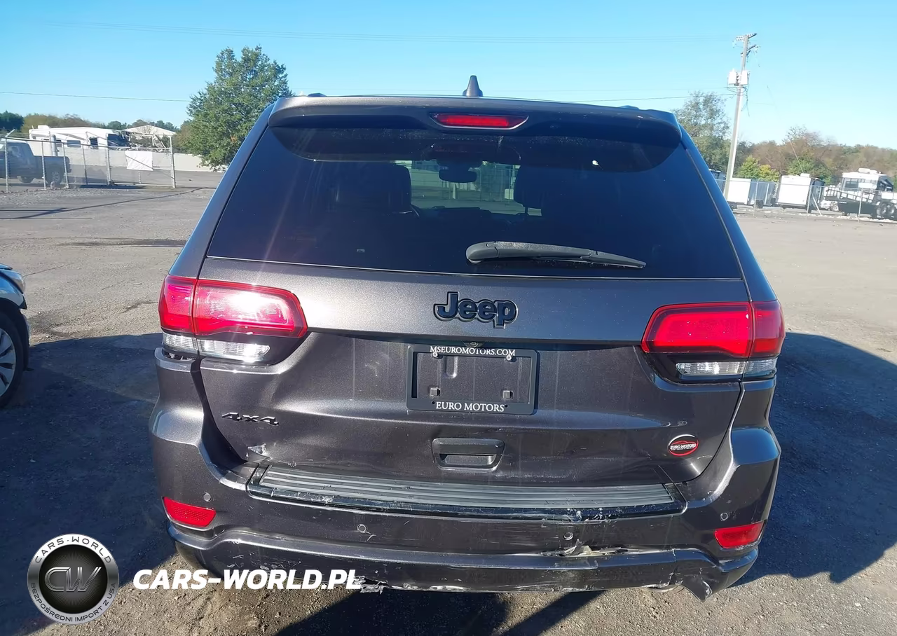 2018 Jeep Grand Cherokee Altitude 4X4 VIN:1C4RJFAG3JC225936 - 17