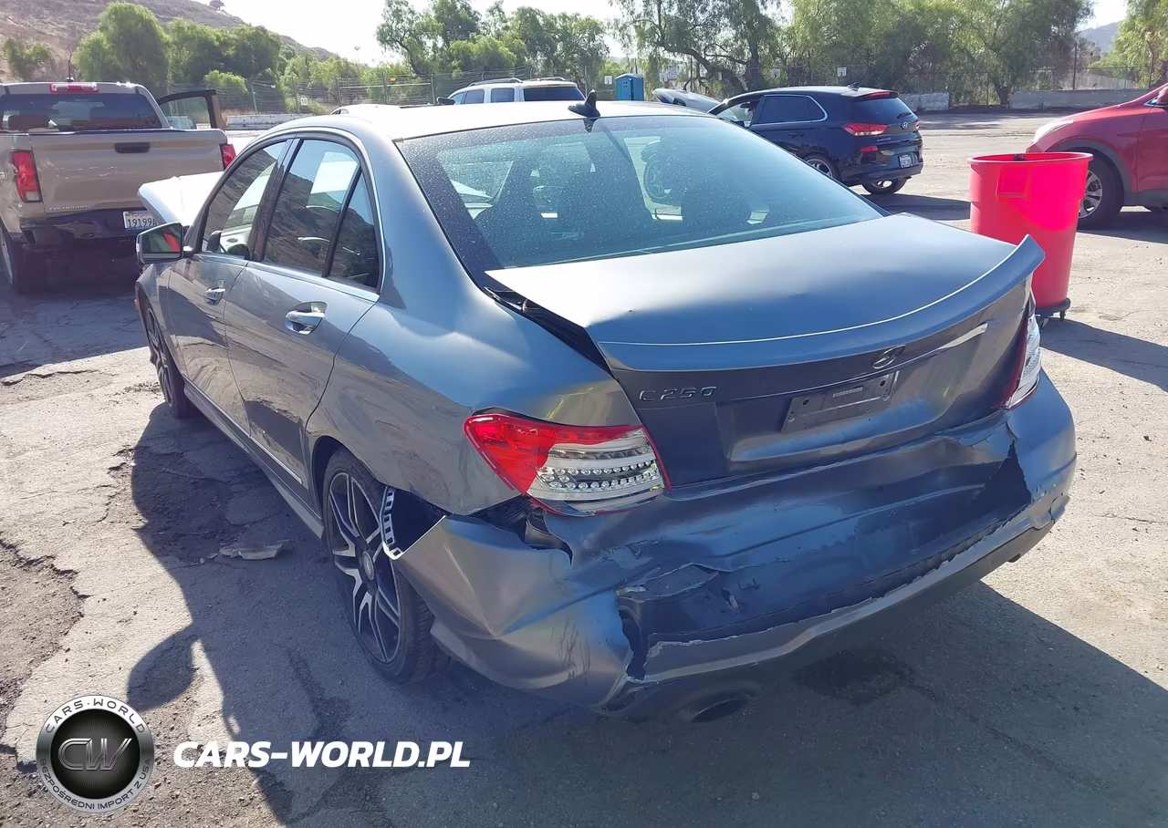 2014 Mercedes-Benz C 250 Sport VIN:WDDGF4HB0EG238381 - 3