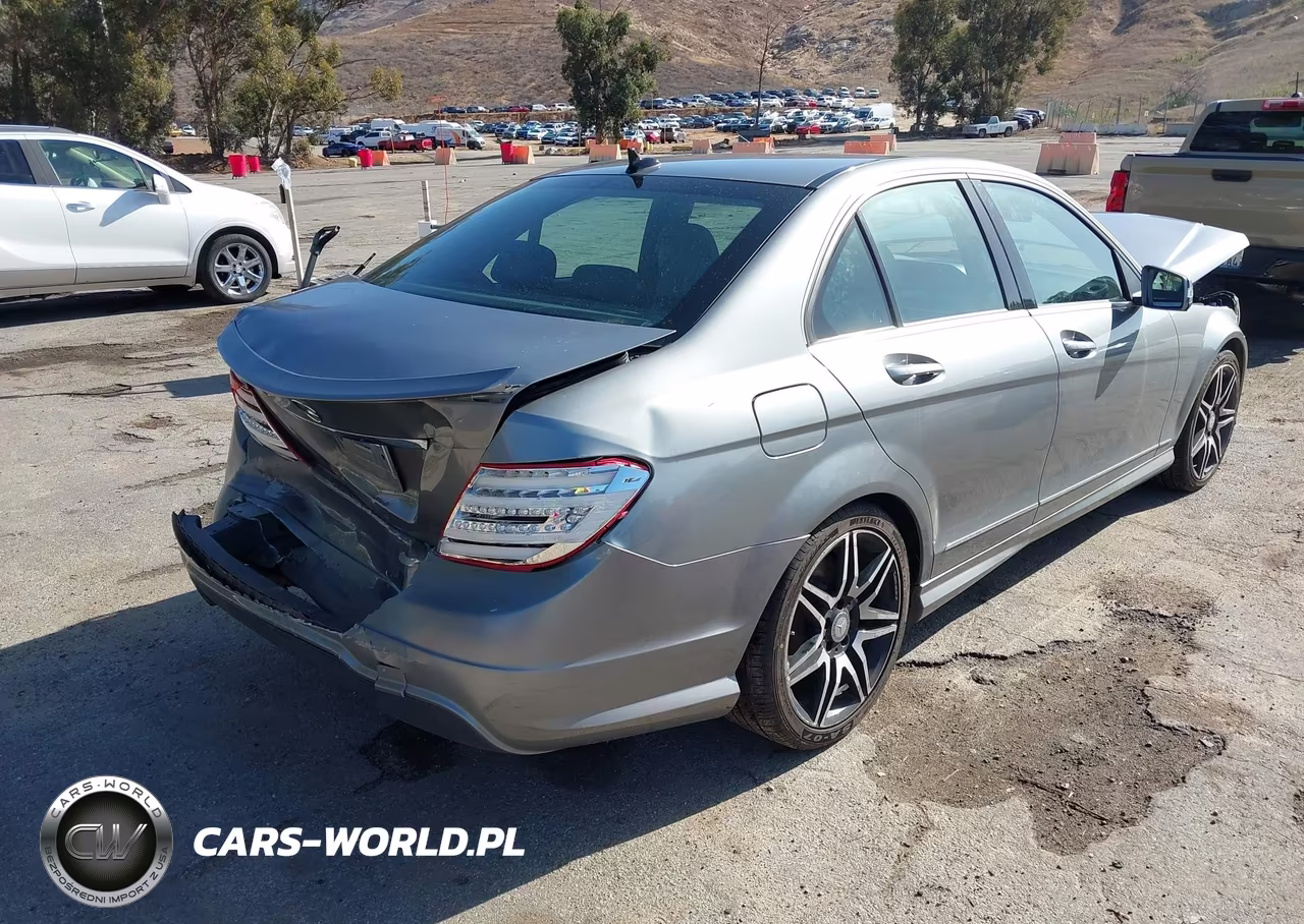 2014 Mercedes-Benz C 250 Sport VIN:WDDGF4HB0EG238381 - 4