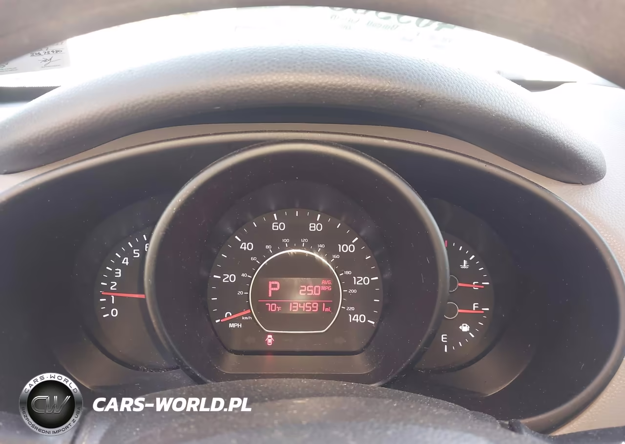 2016 Kia Soul + VIN:KNDJP3A58G7317327 - 7