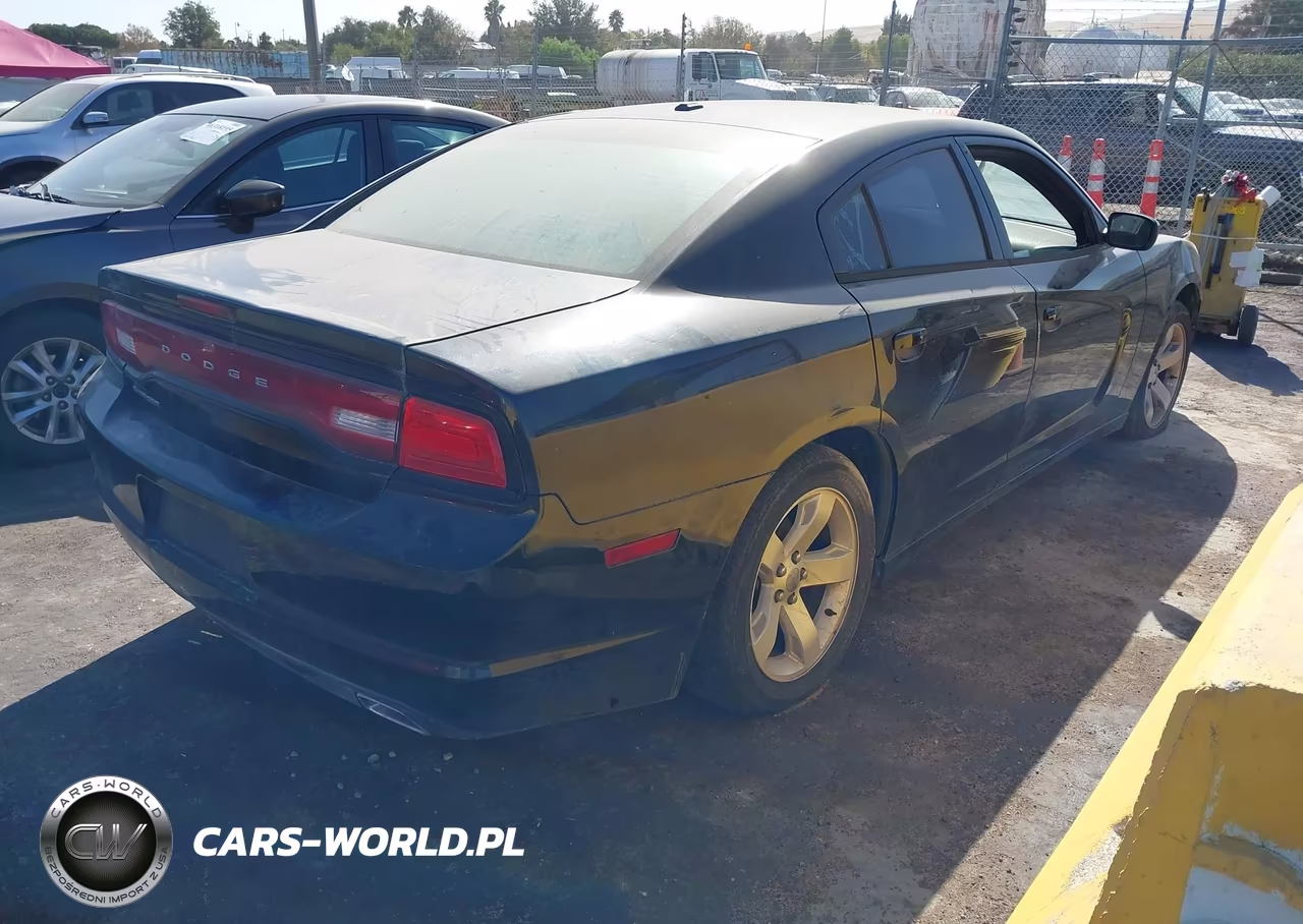 2011 Dodge Charger VIN:2B3CL3CGXBH531138 - 4