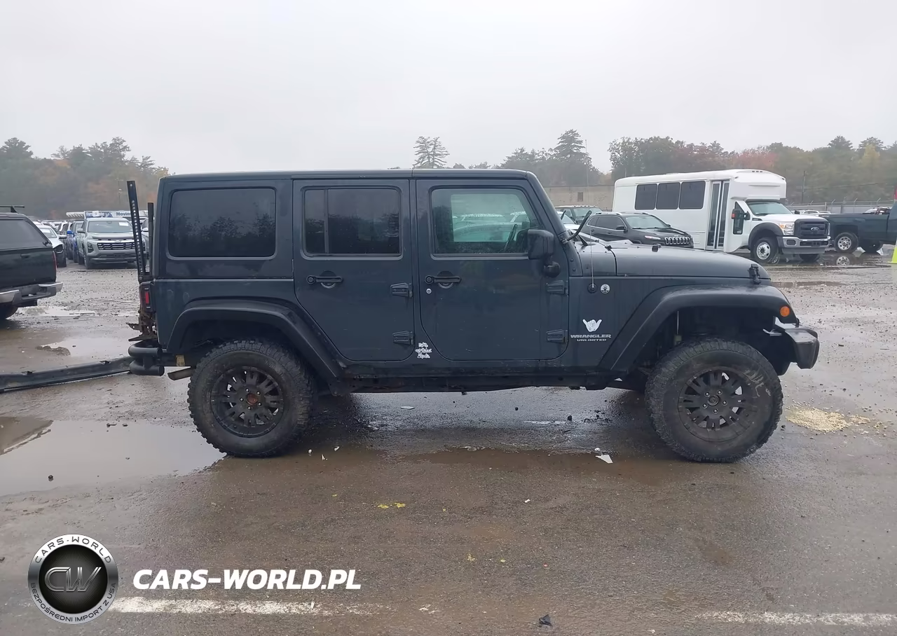 2017 Jeep Wrangler Unlimited Sport 4X4 VIN:1C4BJWDG2HL543960 - 14