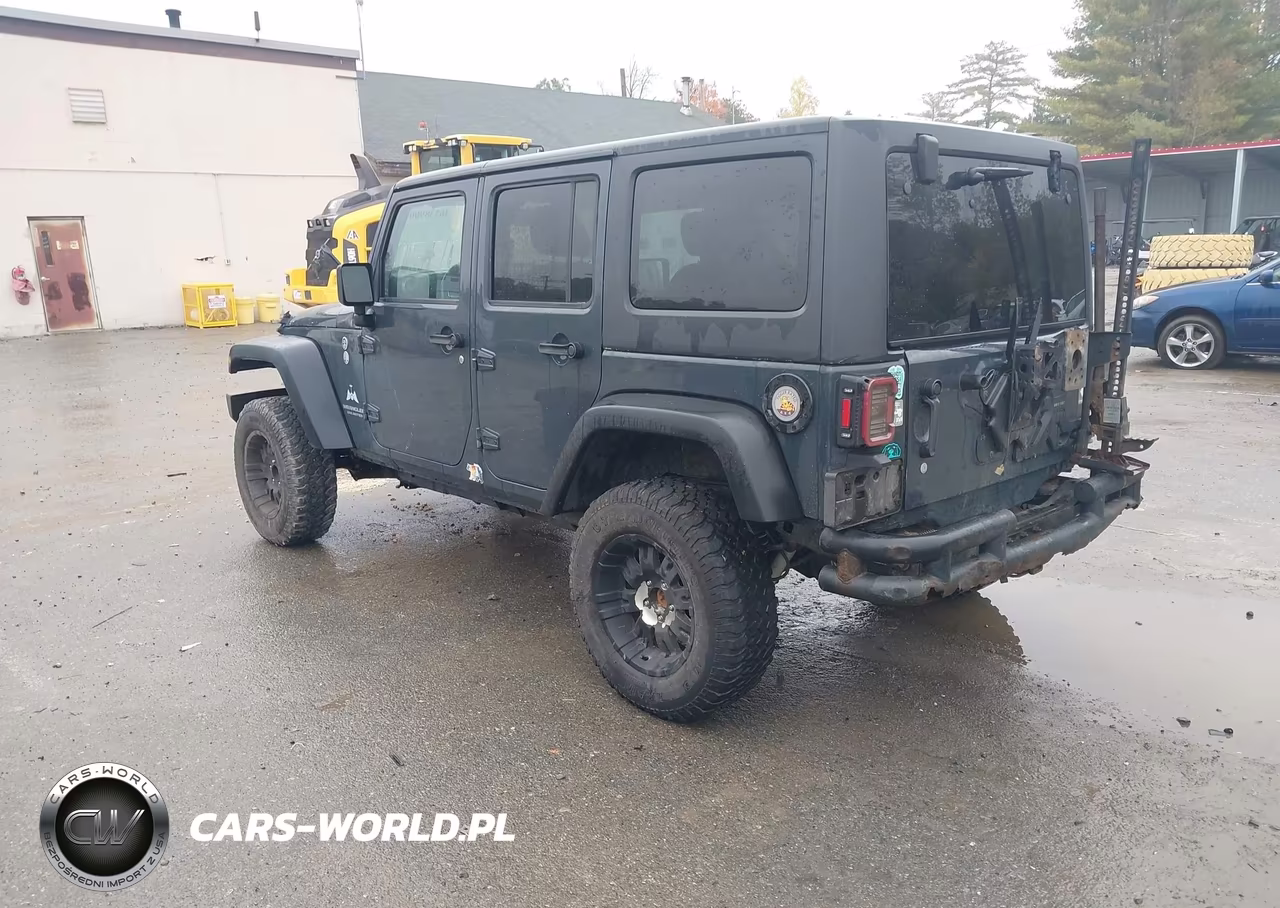 2017 Jeep Wrangler Unlimited Sport 4X4 VIN:1C4BJWDG2HL543960 - 3
