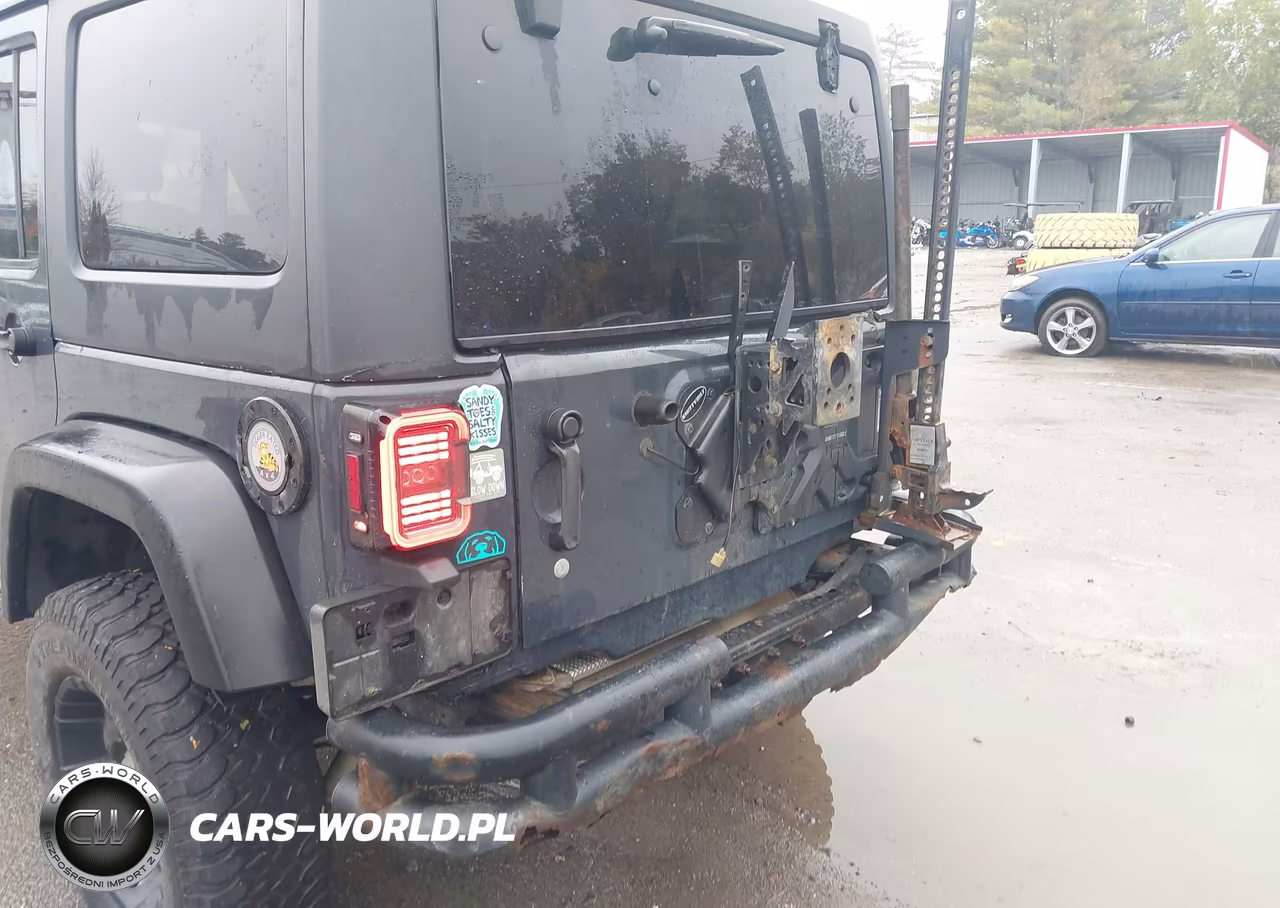 2017 Jeep Wrangler Unlimited Sport 4X4 VIN:1C4BJWDG2HL543960 - 6
