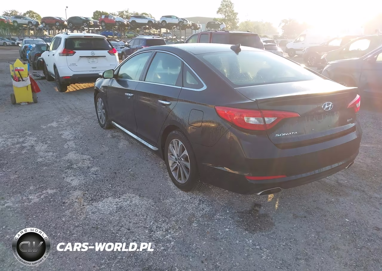 2015 Hyundai Sonata Sport VIN:5NPE34AF3FH050880 - 3