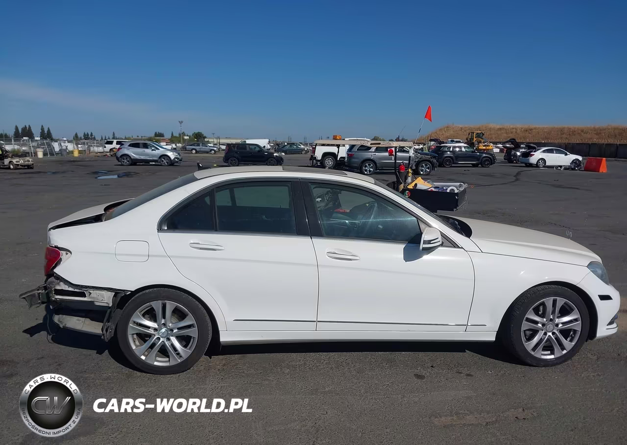 2014 Mercedes-Benz C 250 Luxury VIN:WDDGF4HB8EA915325 - 14