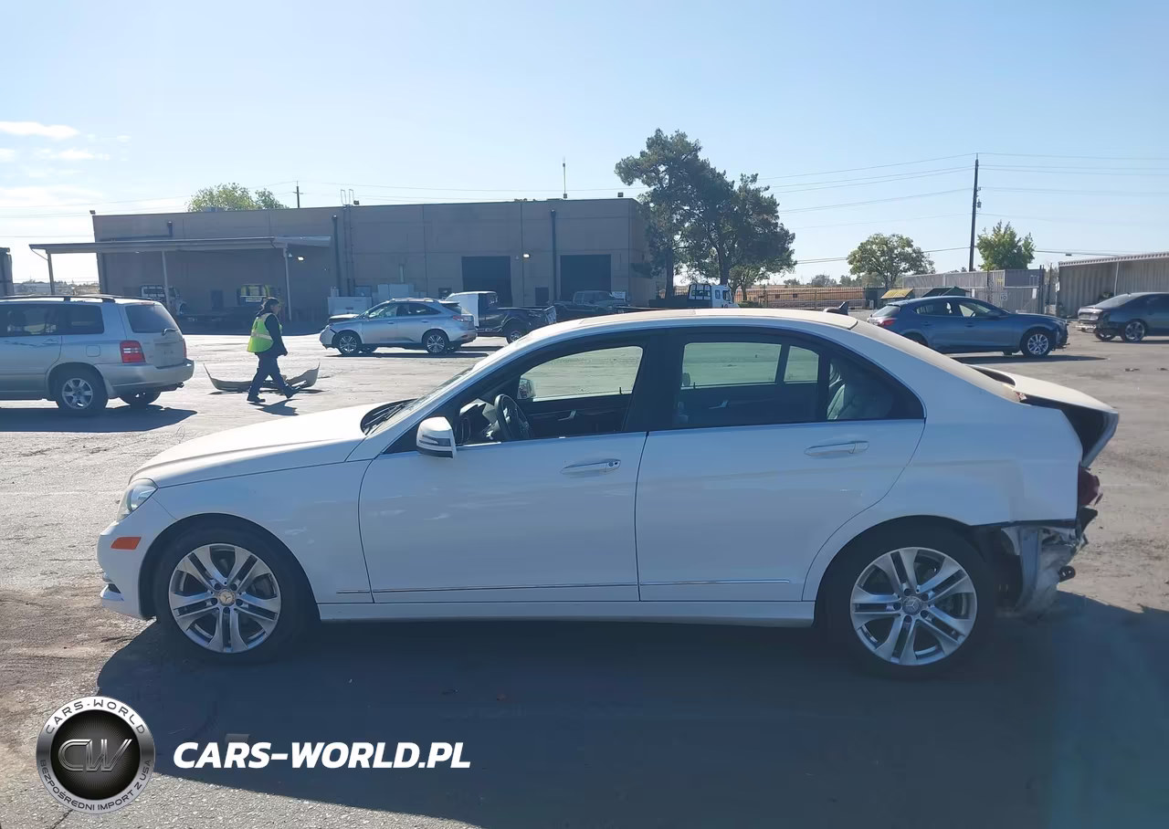 2014 Mercedes-Benz C 250 Luxury VIN:WDDGF4HB8EA915325 - 15