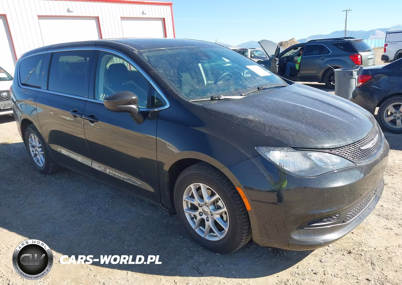 2023 Chrysler Voyager Lx