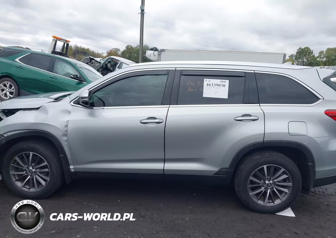 2019 Toyota Highlander Xle VIN:5TDJZRFH0KS626384 - 14