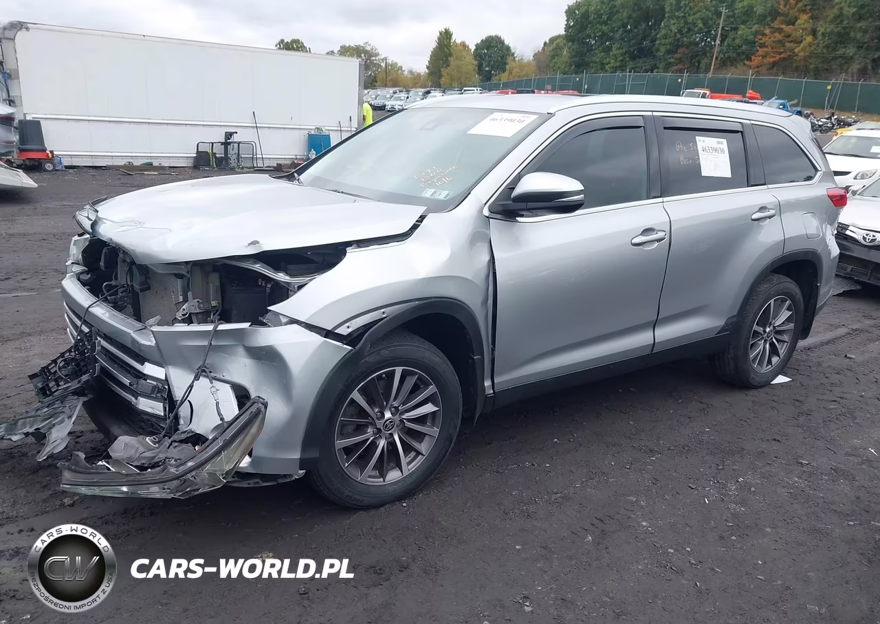 2019 Toyota Highlander Xle VIN:5TDJZRFH0KS626384 - 2