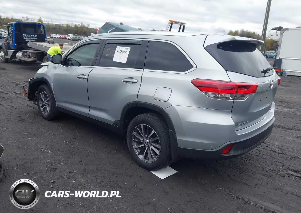 2019 Toyota Highlander Xle VIN:5TDJZRFH0KS626384 - 3