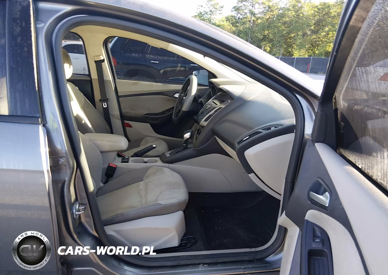 2014 Ford Focus Se VIN:1FADP3F24EL387025 - 5