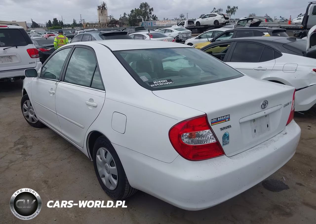 2003 Toyota Camry Le VIN:4T1BE32K43U213228 - 3
