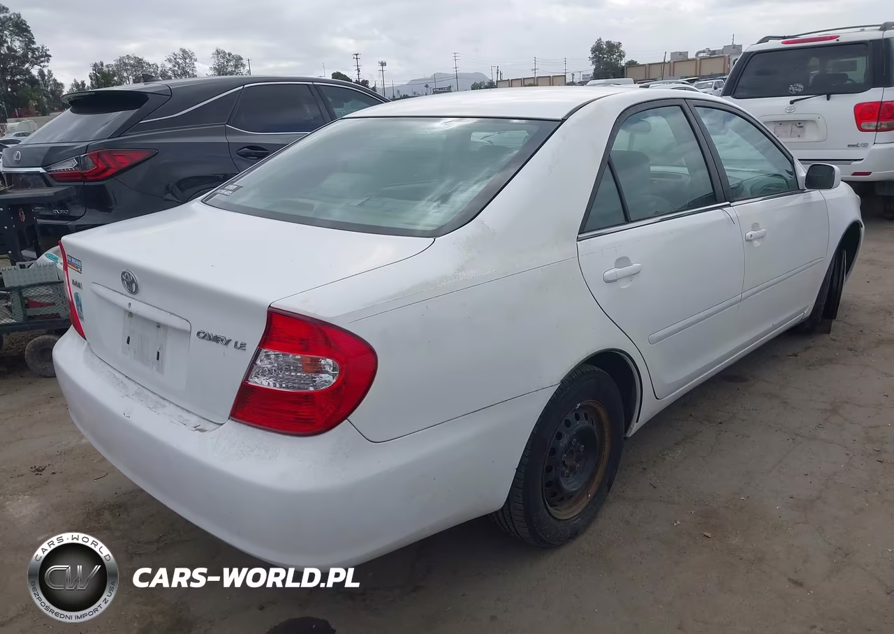 2003 Toyota Camry Le VIN:4T1BE32K43U213228 - 4
