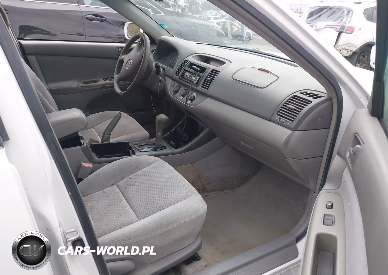2003 Toyota Camry Le VIN:4T1BE32K43U213228 - 5