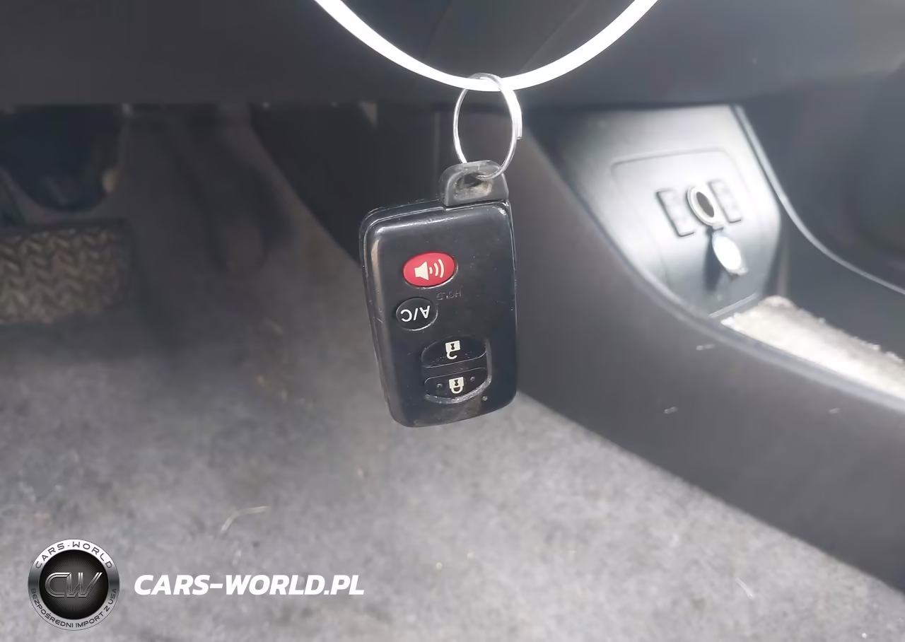2013 Toyota Prius Plug-In VIN:JTDKN3DP4D3035793 - 11