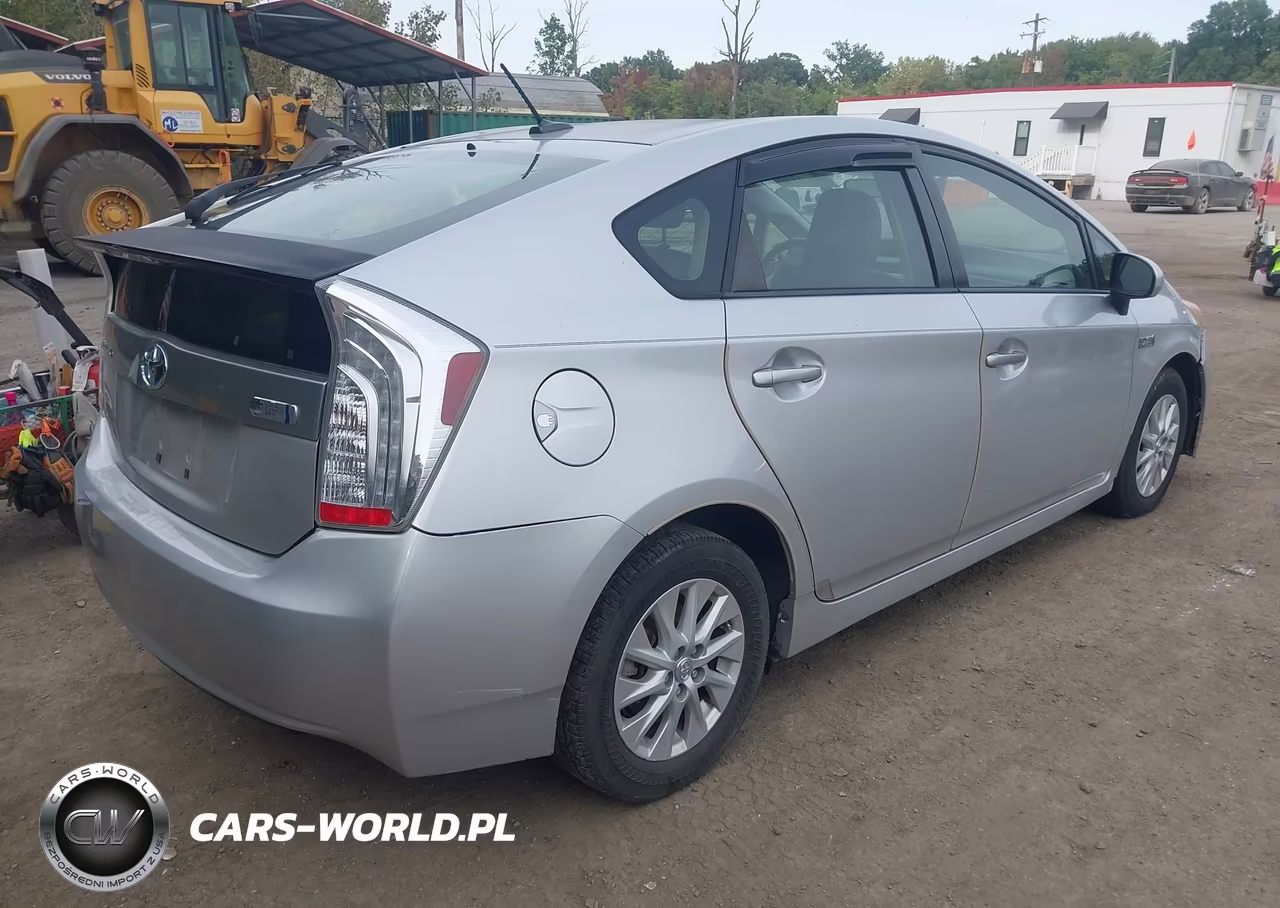 2013 Toyota Prius Plug-In VIN:JTDKN3DP4D3035793 - 4