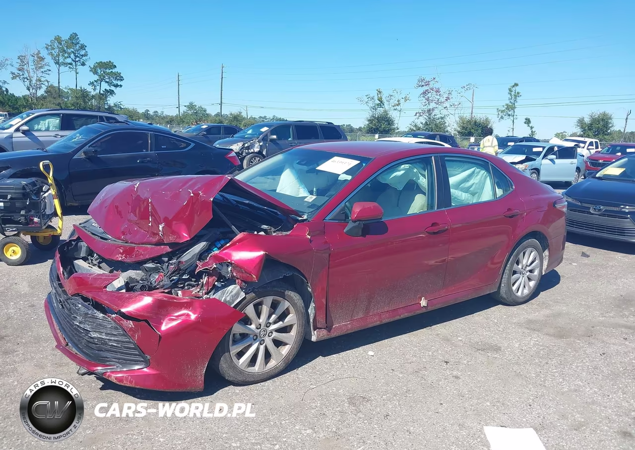 2018 Toyota Camry Le VIN:4T1B11HKXJU536204 - 2