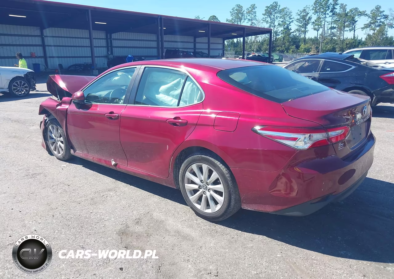 2018 Toyota Camry Le VIN:4T1B11HKXJU536204 - 3