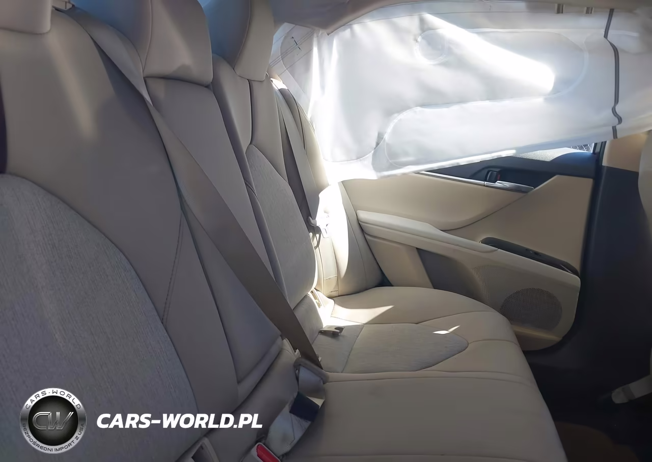 2018 Toyota Camry Le VIN:4T1B11HKXJU536204 - 8
