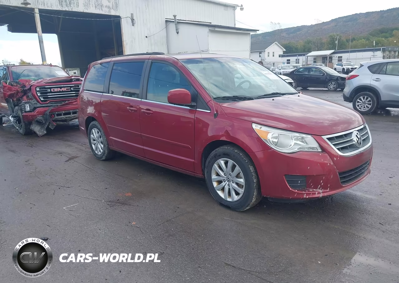 2012 Volkswagen Routan Se