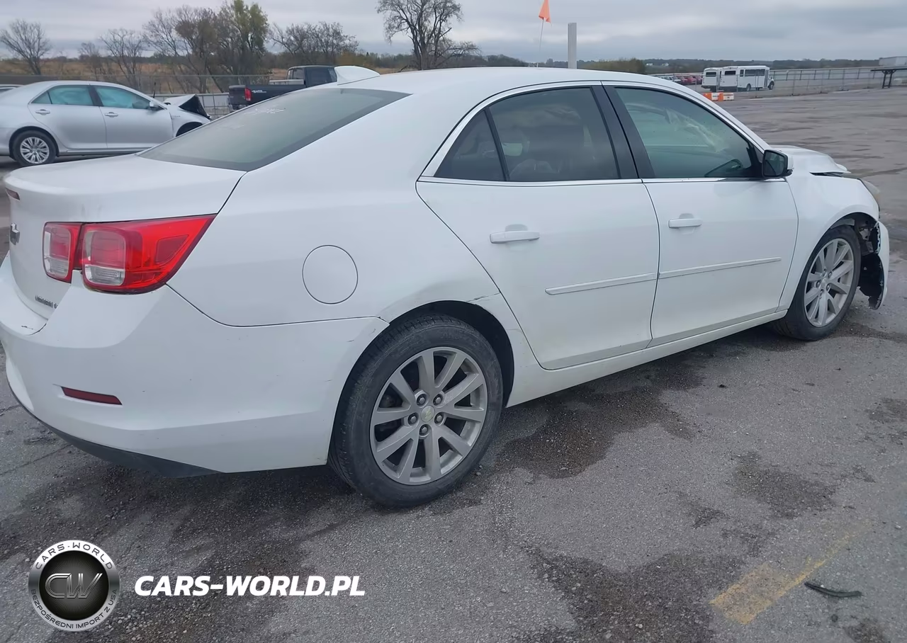 2015 Chevrolet Malibu 2Lt VIN:1G11D5SL2FF322036 - 4