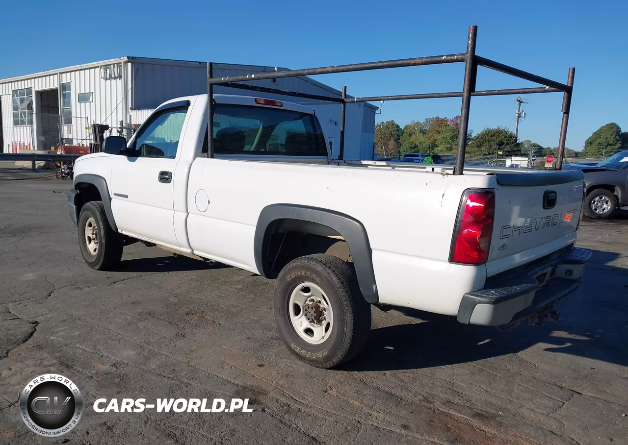 2007 Chevrolet Silverado 2500Hd Classic Work Truck VIN:1GCHC24U47E187405 - 3