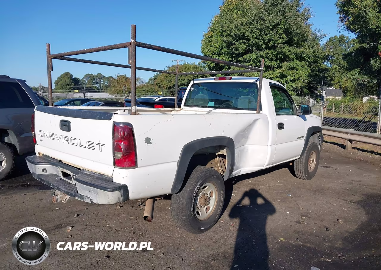 2007 Chevrolet Silverado 2500Hd Classic Work Truck VIN:1GCHC24U47E187405 - 4