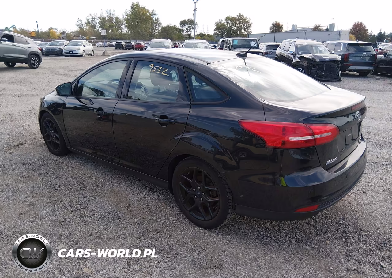 2016 Ford Focus Se VIN:1FADP3F29GL311724 - 3