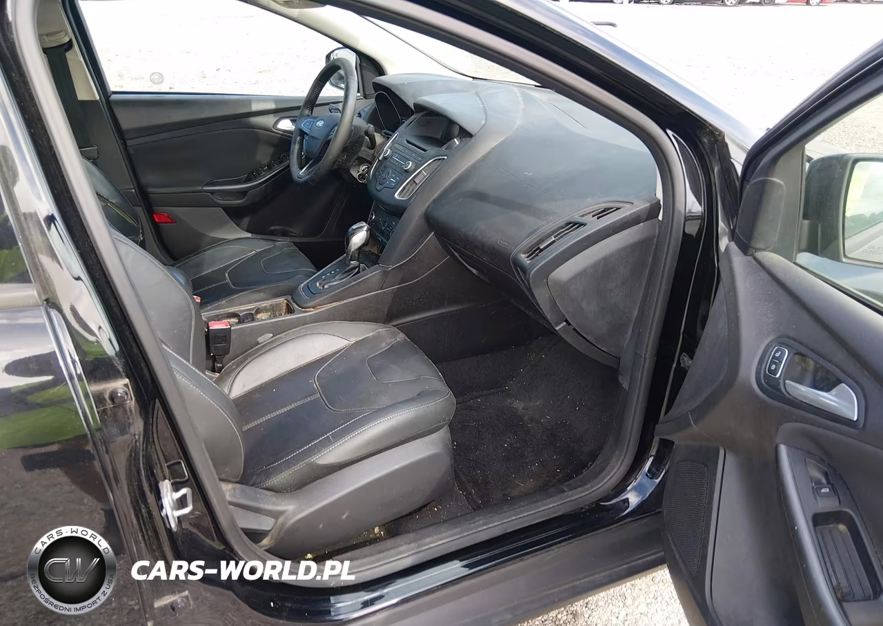 2016 Ford Focus Se VIN:1FADP3F29GL311724 - 5