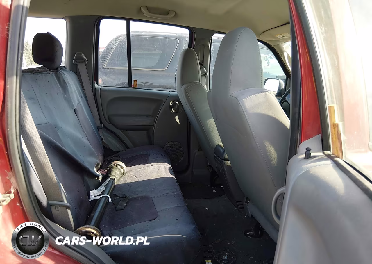 2007 Jeep Liberty Sport VIN:1J4GL48K07W647356 - 8