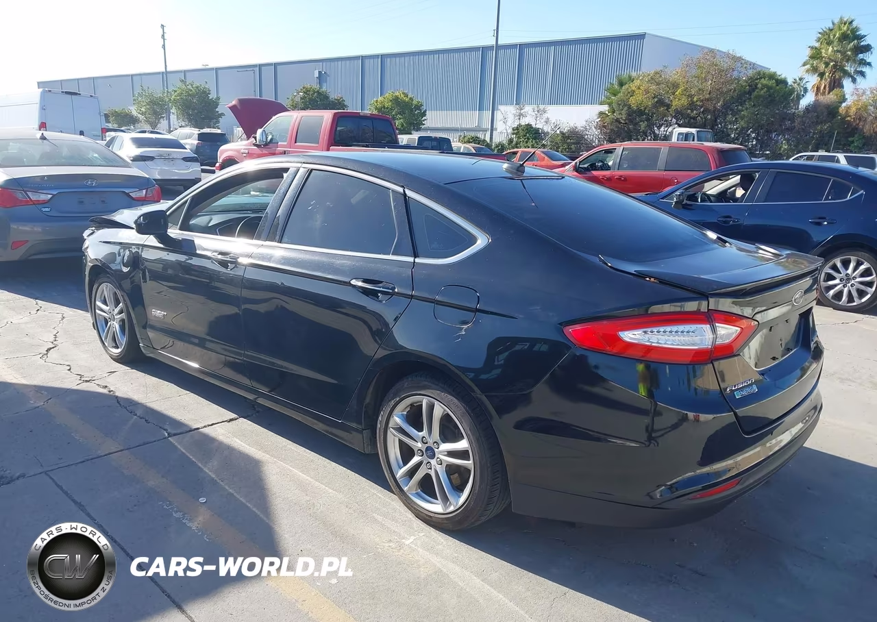 2016 Ford Fusion Energi Titanium VIN:3FA6P0SU8GR187221 - 3